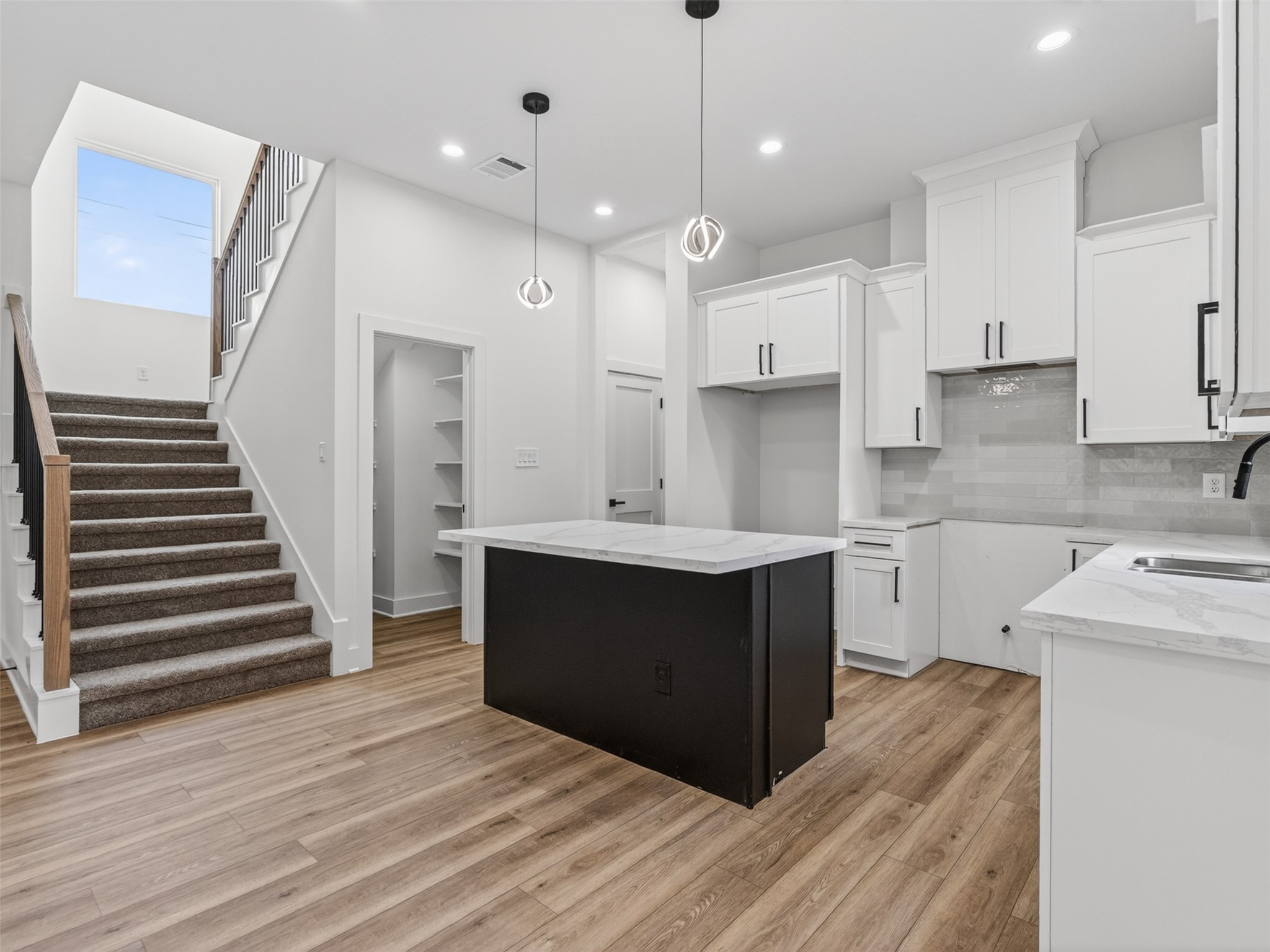 6801 Apollo Street, Unit A/B Houston, TX 77091 - Photo 4 of 37 Gallery Image 4