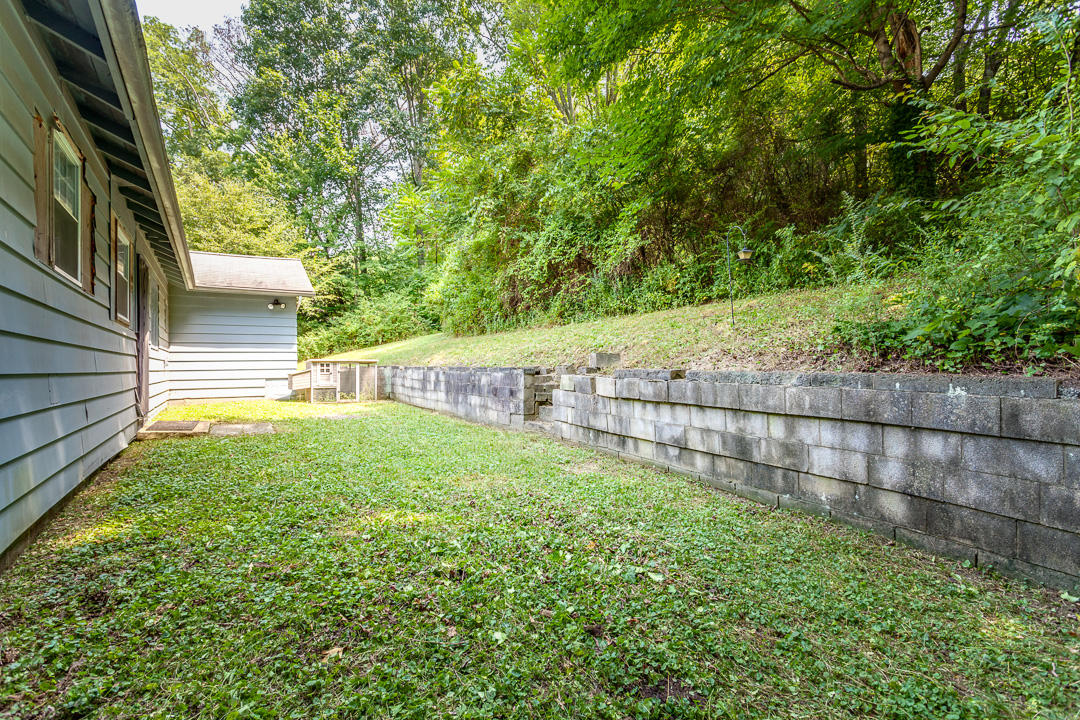 5910 Short Road Northwest Knoxville, TN 37921 - Photo 14 of 15 150805-03-5910ShortRdKnoxvilleTN37921-sm