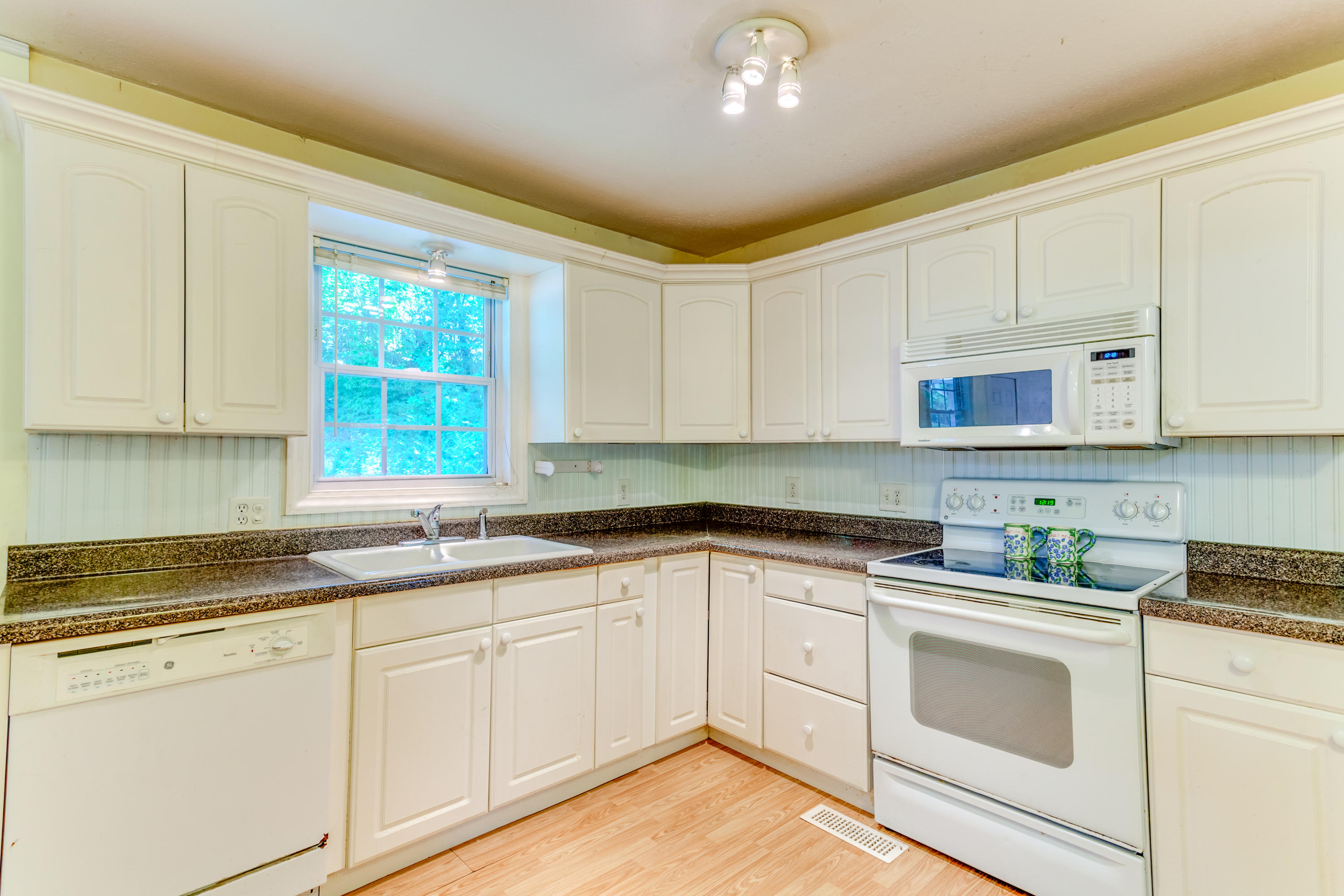 5910 Short Road Northwest Knoxville, TN 37921 - Photo 8 of 15 150805-03-5910ShortRdKnoxvilleTN37921-la