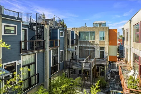 $299,995 | 2406 De Soto Avenue, Unit B, Savannah, GA 31401