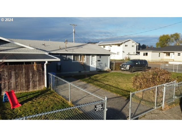 907 Greenwood Avenue Reedsport, OR 97467 - Photo 8 of 45
