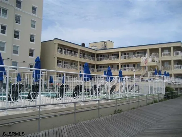 $9,900 | 6100 Boardwalk, Unit 104, Ventnor City, NJ 08406