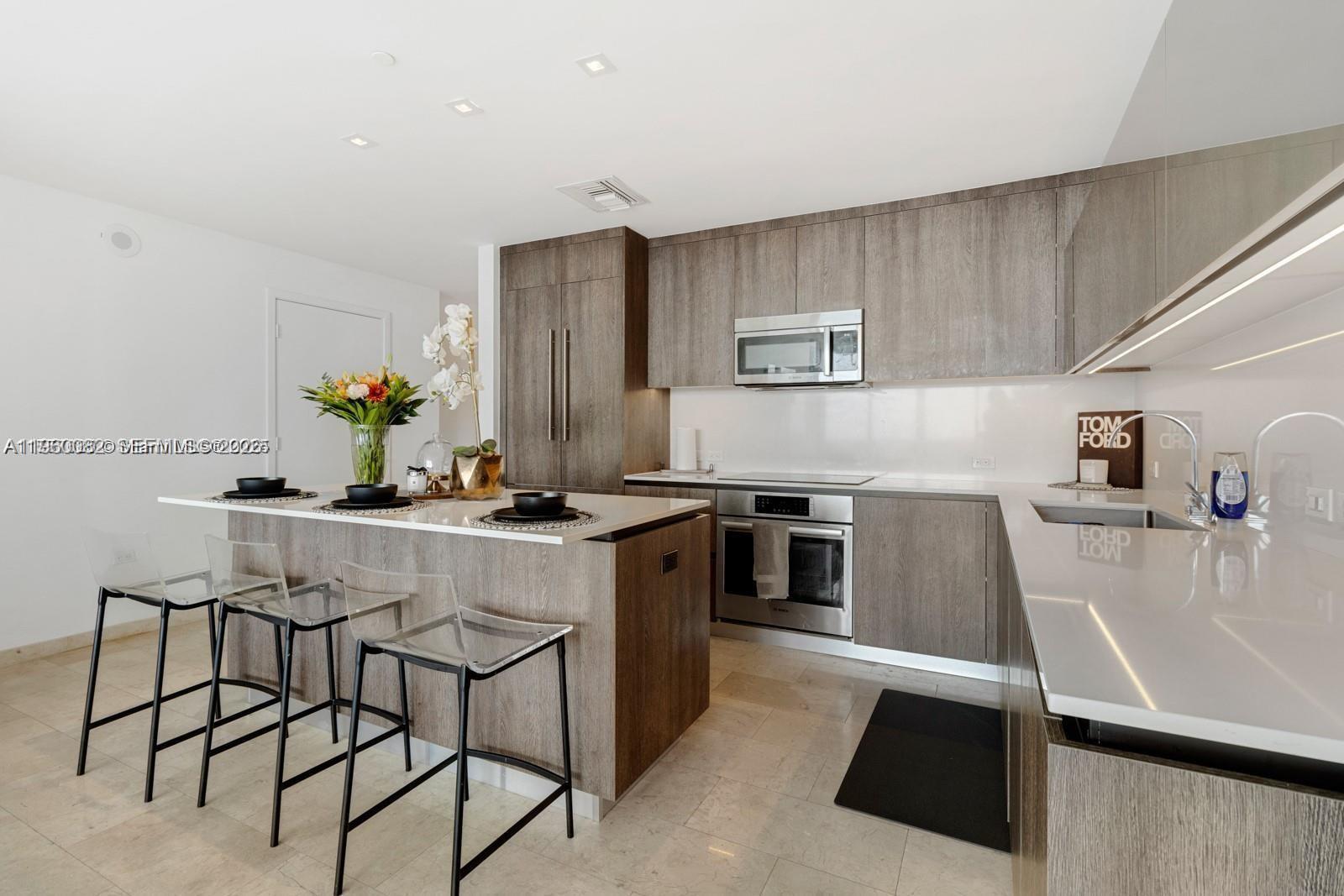 88 Southwest 7th Street, Unit 3410 Miami, FL 33130 - Photo 2 of 31