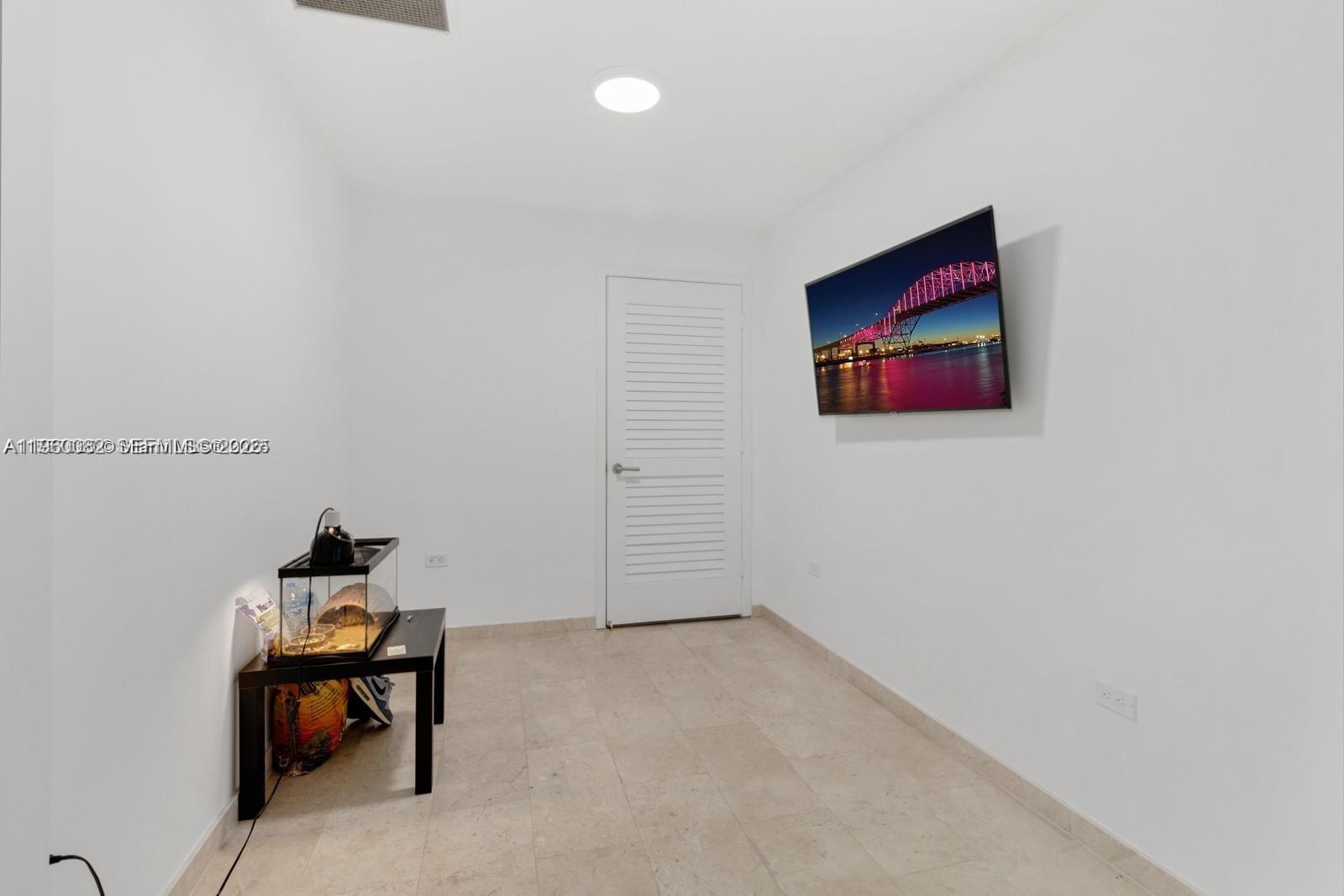 88 Southwest 7th Street, Unit 3410 Miami, FL 33130 - Photo 21 of 31