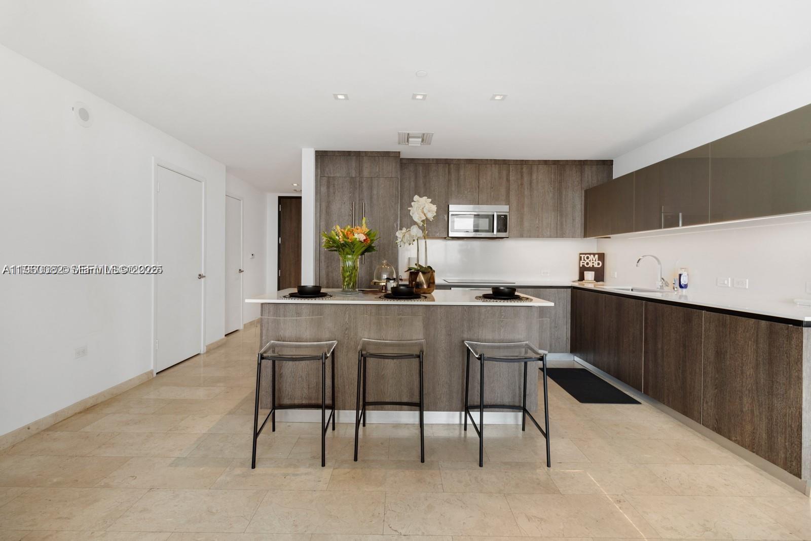 88 Southwest 7th Street, Unit 3410 Miami, FL 33130 - Photo 4 of 31