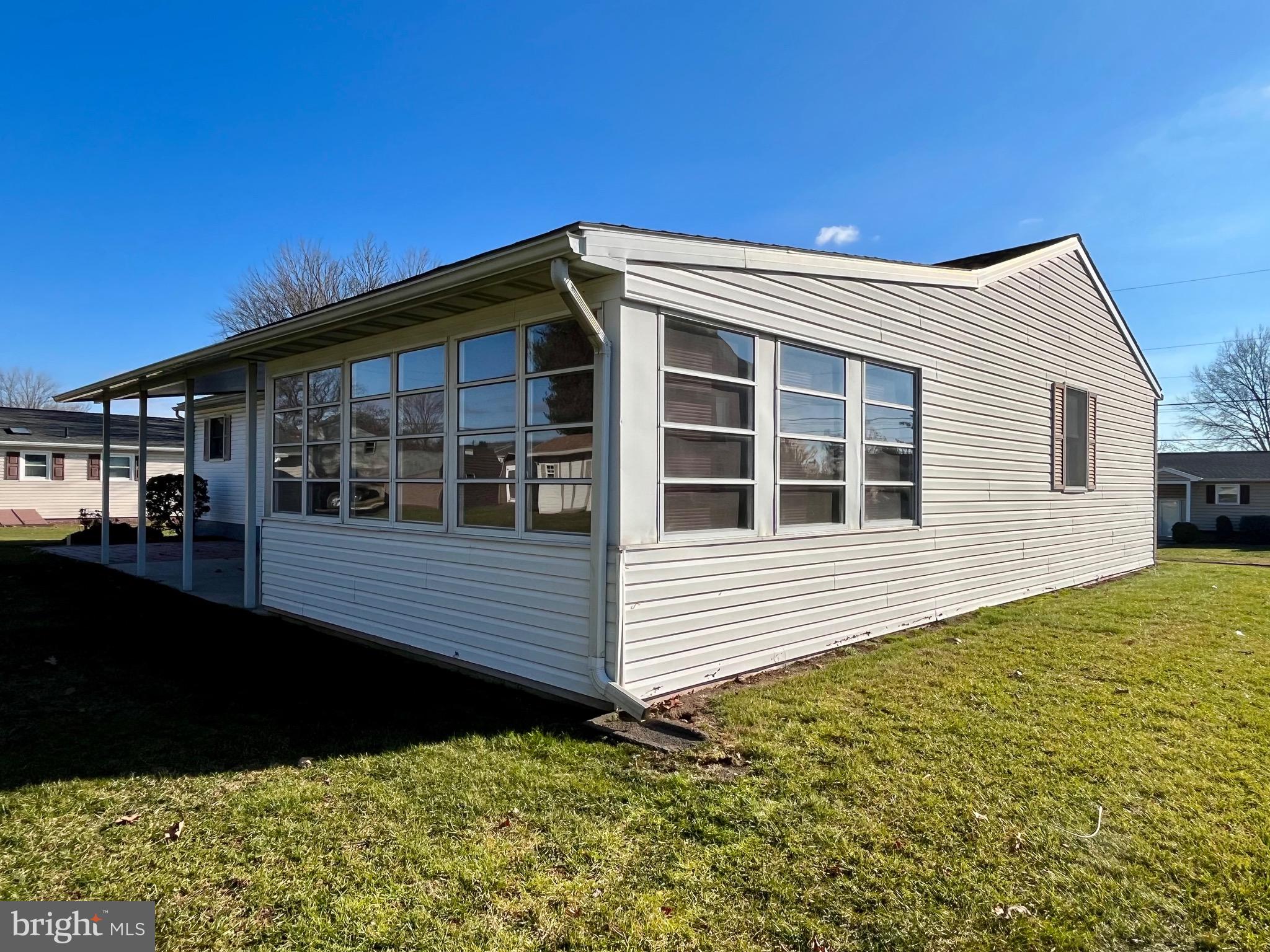 3 James Circle Denver, PA 17517 - Photo 23 of 27 Sunroom