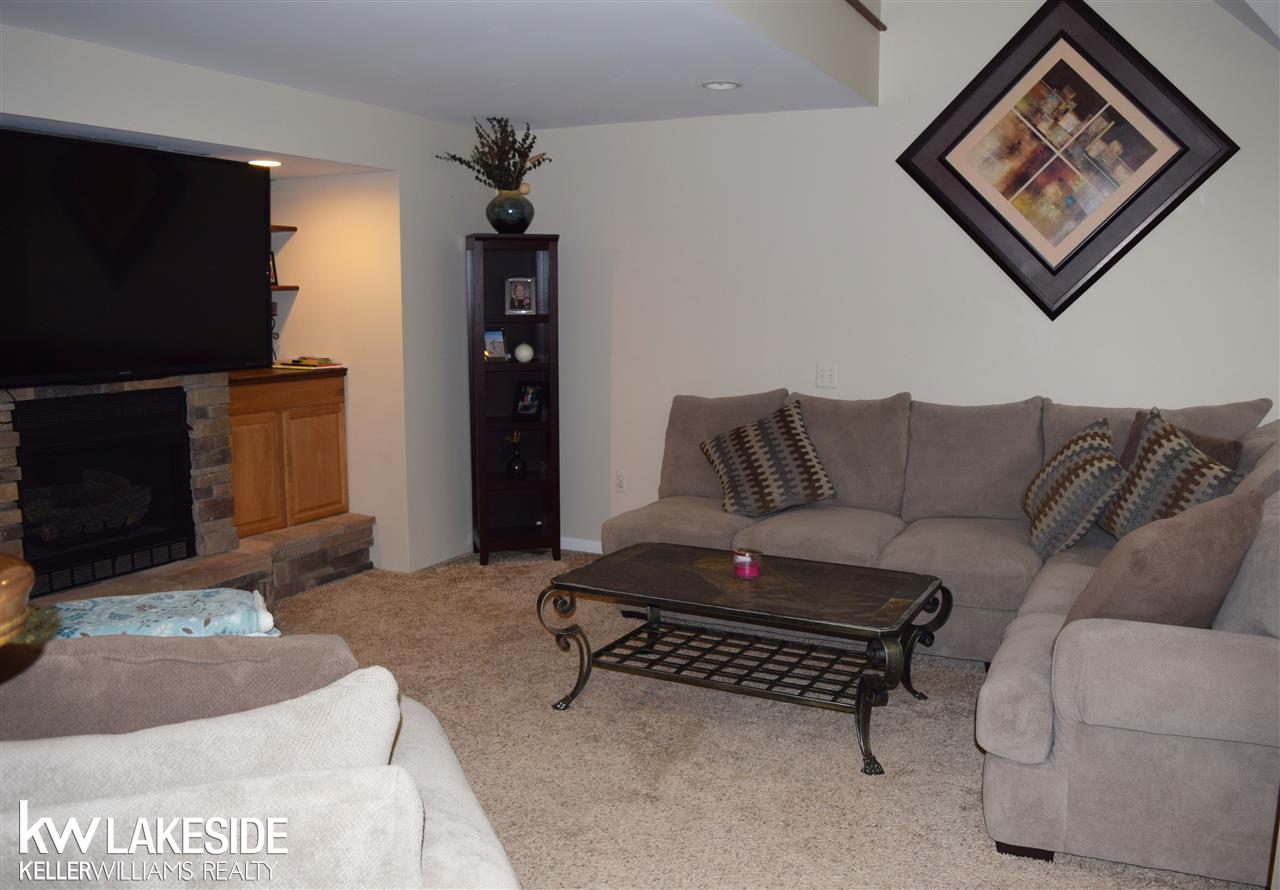 4125 Rural Street Waterford, MI 48329 - Photo 5 of 48