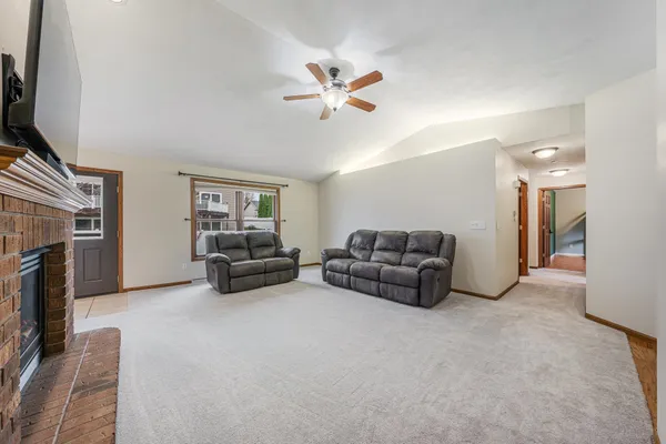 $390,000 | 2611 West Glendale Avenue, Appleton, WI 54914