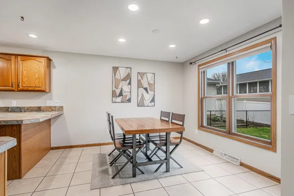 $390,000 | 2611 West Glendale Avenue, Appleton, WI 54914
