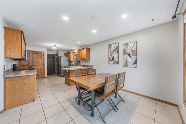 $390,000 | 2611 West Glendale Avenue, Appleton, WI 54914