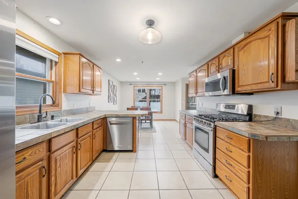 $390,000 | 2611 West Glendale Avenue, Appleton, WI 54914