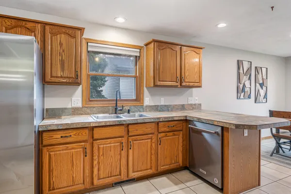 $390,000 | 2611 West Glendale Avenue, Appleton, WI 54914