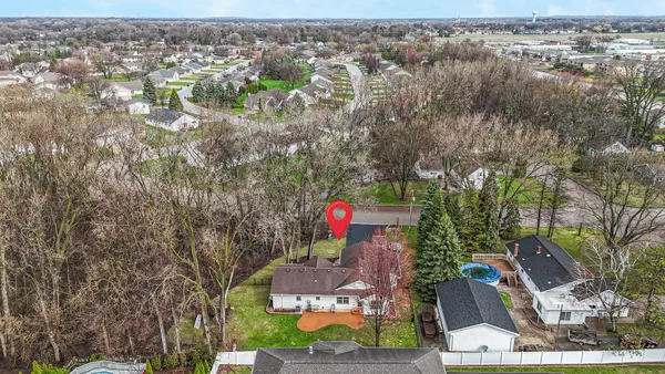 $390,000 | 2611 West Glendale Avenue, Appleton, WI 54914
