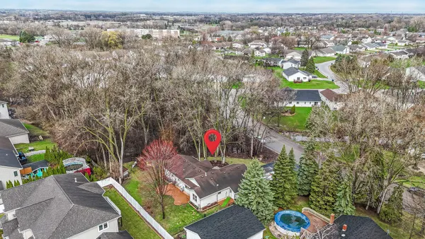$390,000 | 2611 West Glendale Avenue, Appleton, WI 54914
