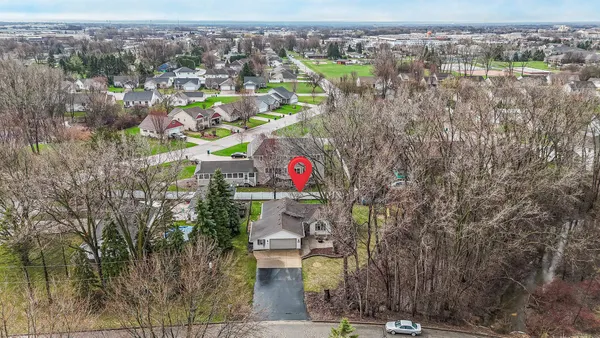 $390,000 | 2611 West Glendale Avenue, Appleton, WI 54914