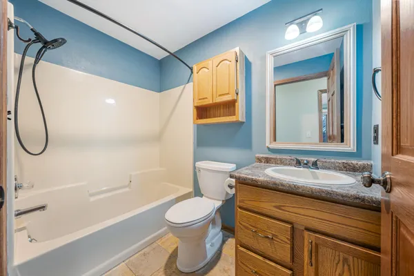$390,000 | 2611 West Glendale Avenue, Appleton, WI 54914