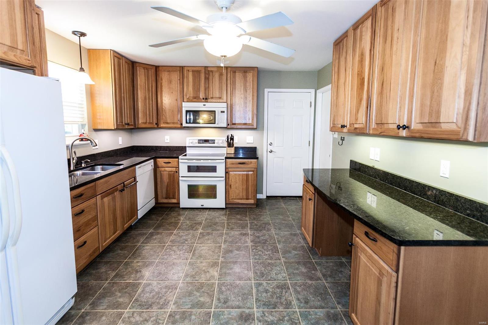 533 Sappington Barracks Road St. Louis, MO 63125 - Photo 8 of 28