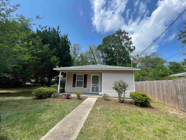 $1,450 | 6208 St Ann Avenue, Milton, FL 32570