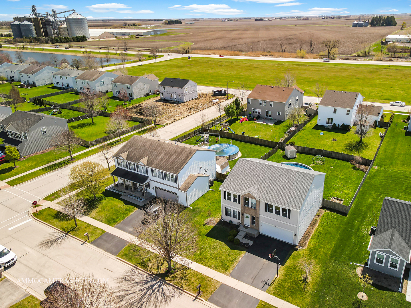 617 Kennedy Street Waterman, IL 60556 - Photo 28 of 32 an aerial view of a house with a ocean view
