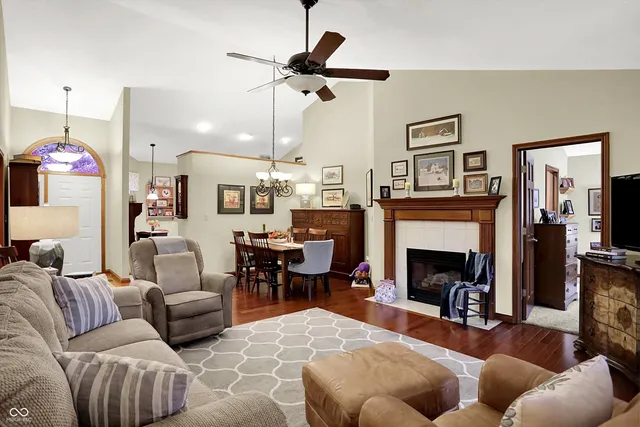 $310,000 | 3704 Cedar Cove Court, Unit 6, New Palestine, IN 46163