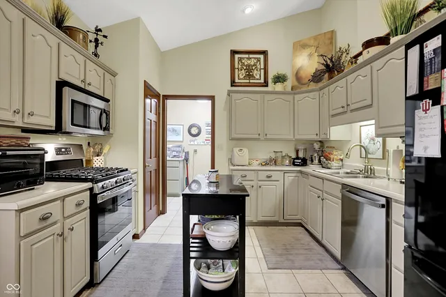 $310,000 | 3704 Cedar Cove Court, Unit 6, New Palestine, IN 46163