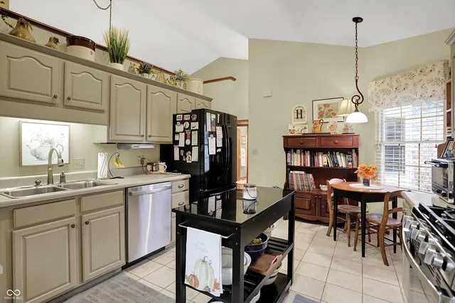 $310,000 | 3704 Cedar Cove Court, Unit 6, New Palestine, IN 46163