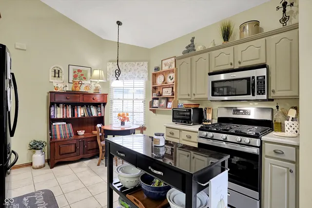 $310,000 | 3704 Cedar Cove Court, Unit 6, New Palestine, IN 46163