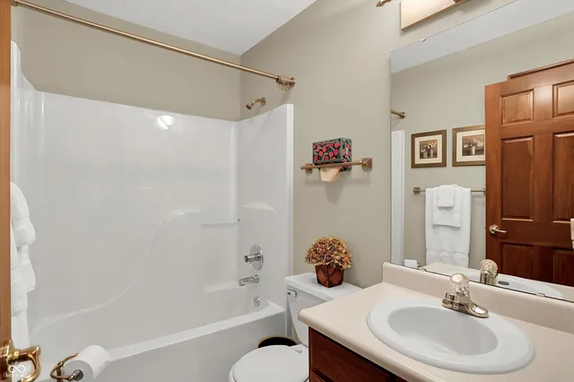 $310,000 | 3704 Cedar Cove Court, Unit 6, New Palestine, IN 46163