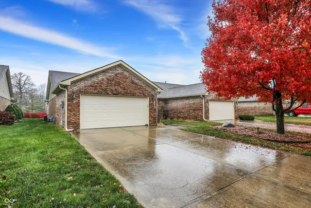 $310,000 | 3704 Cedar Cove Court, Unit 6, New Palestine, IN 46163