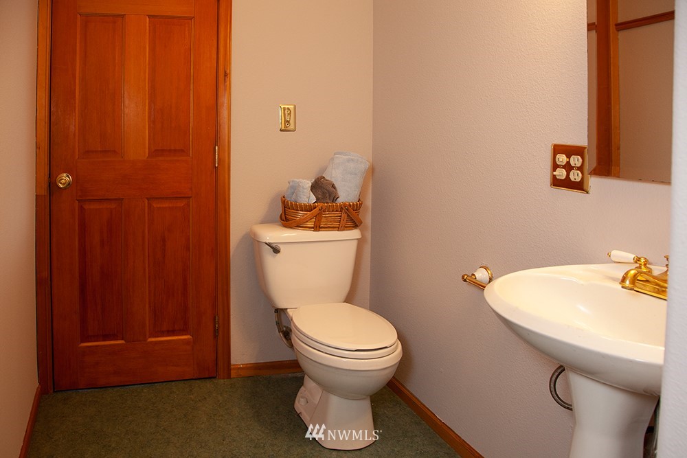 5620 Williams Lake Road Deming, WA 98244 - Photo 8 of 25