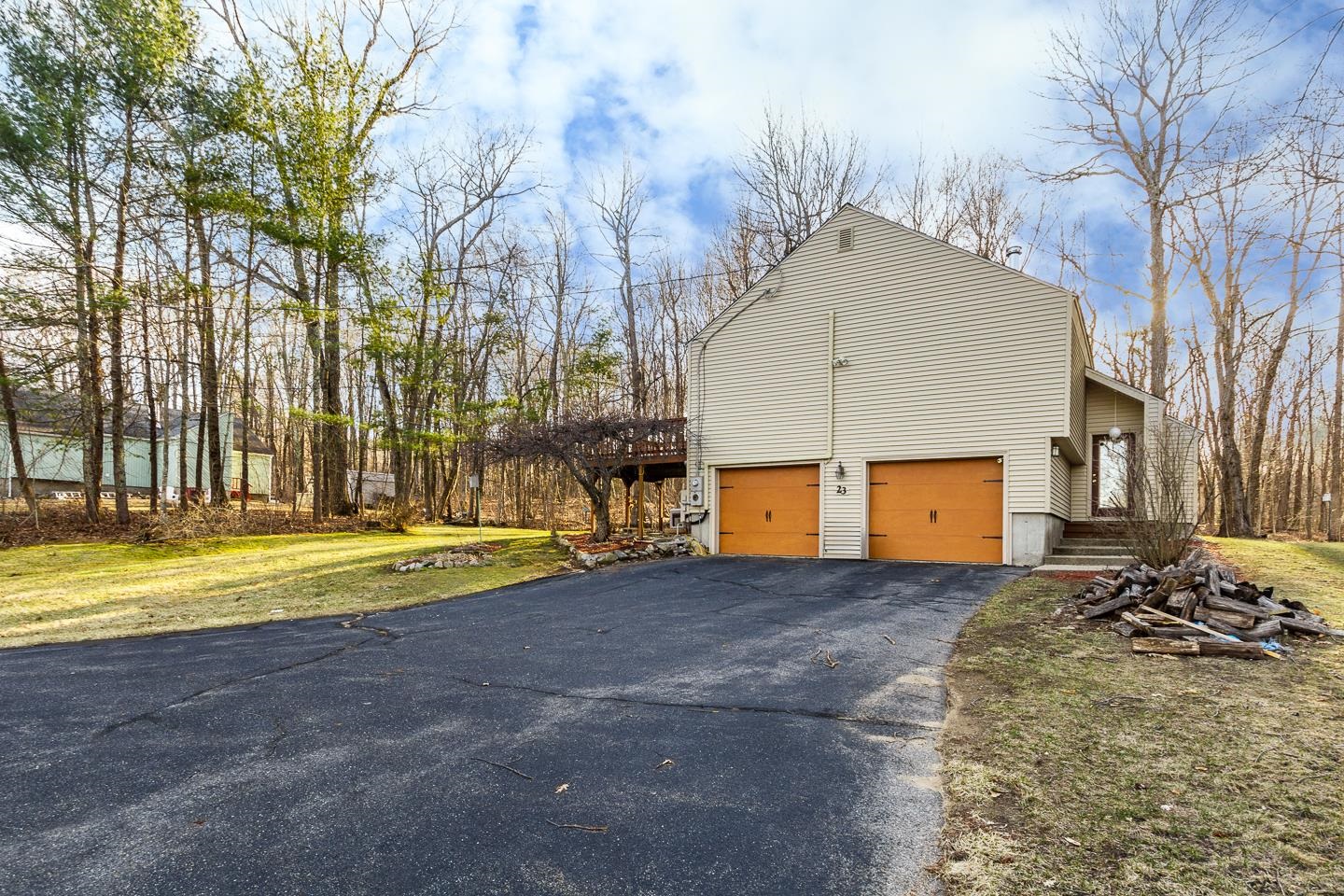 23 Redfield Circle Derry, NH 03038 - Photo 15 of 55