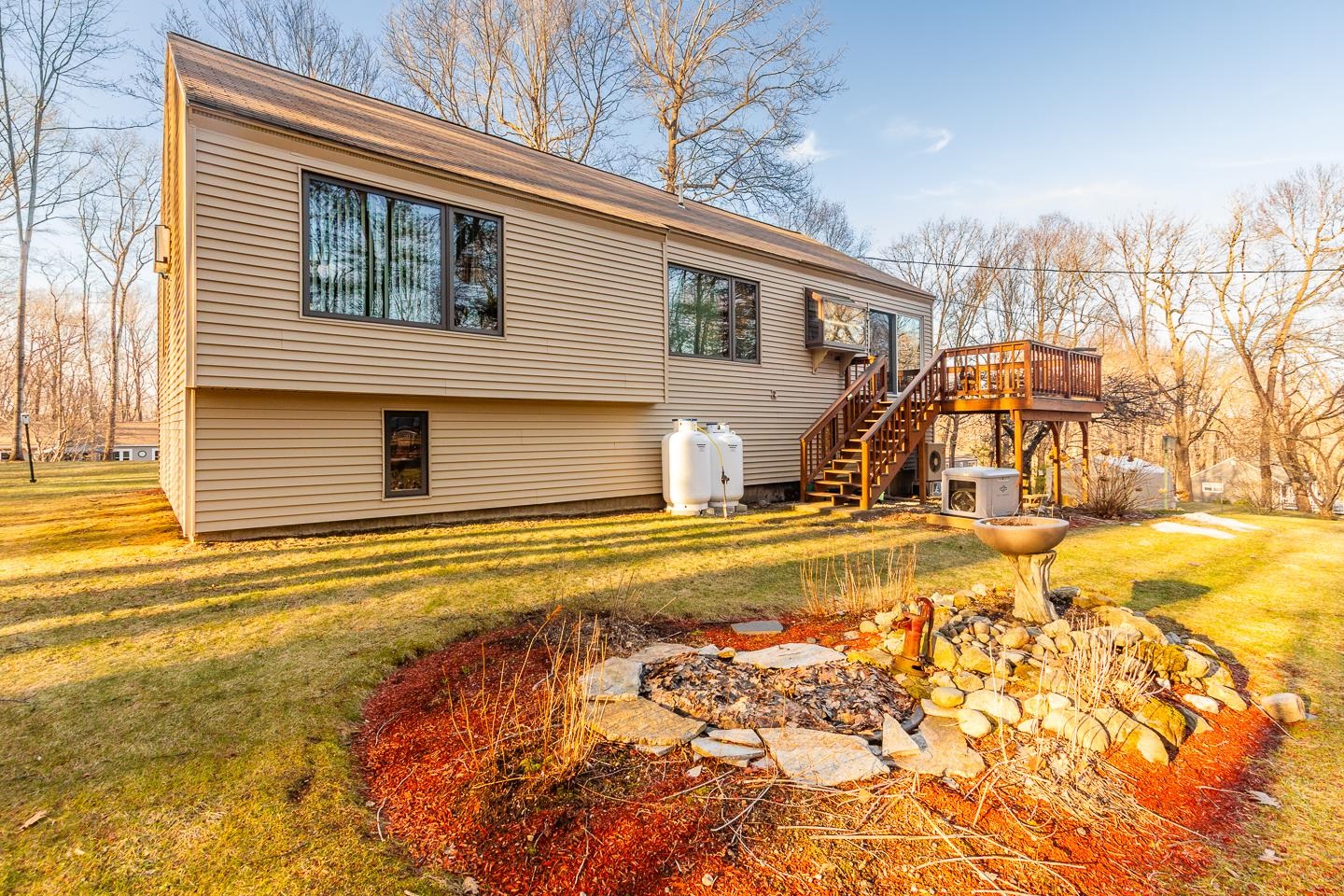 23 Redfield Circle Derry, NH 03038 - Photo 2 of 55