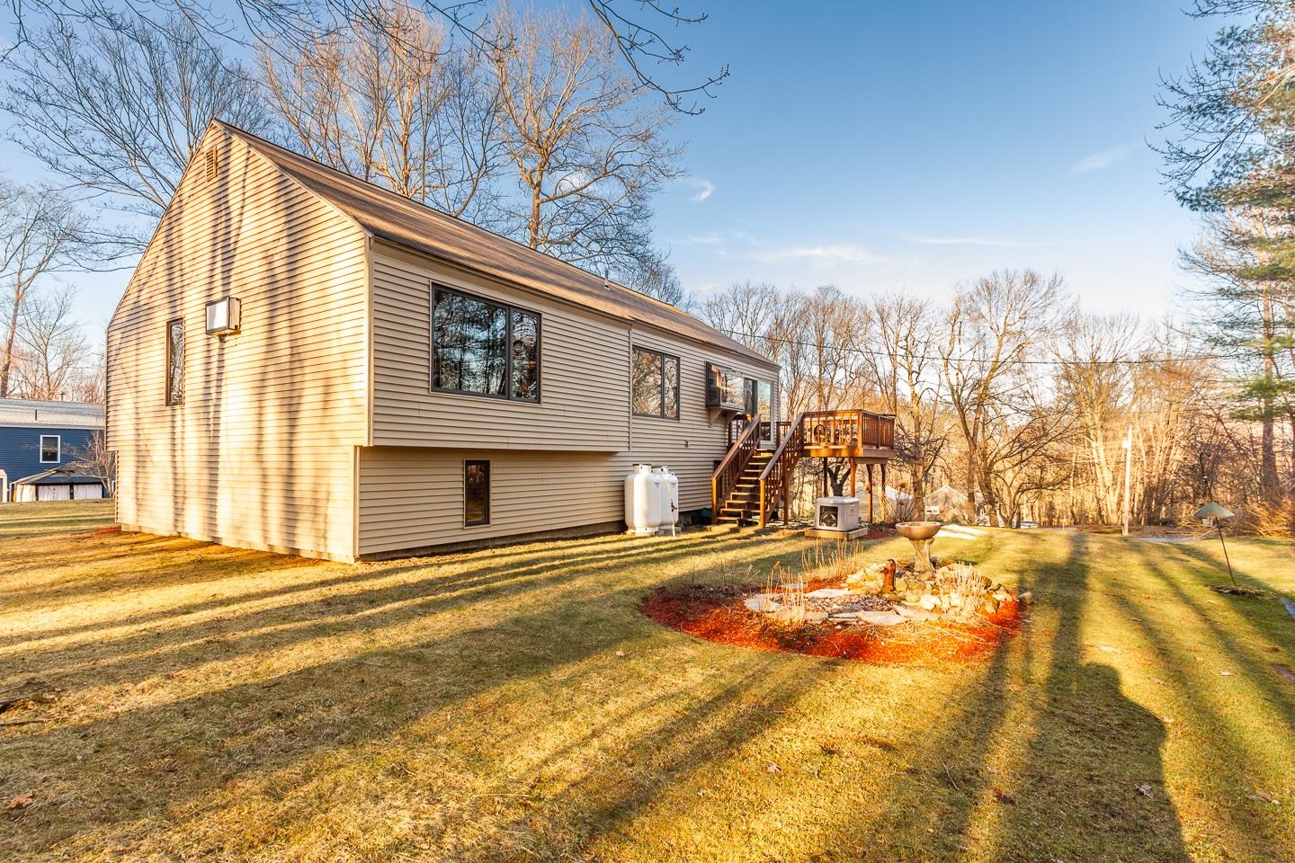 23 Redfield Circle Derry, NH 03038 - Photo 3 of 55