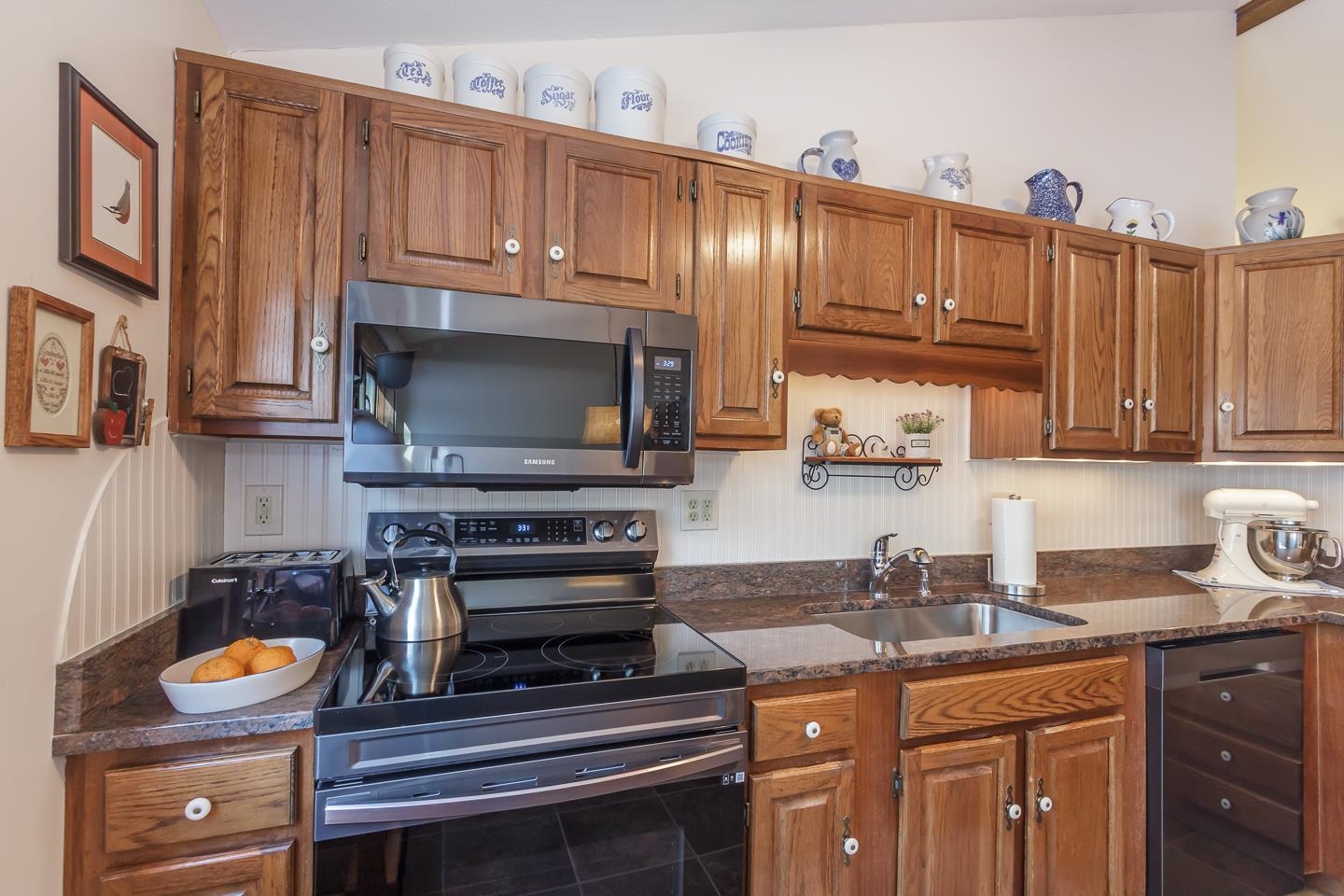 23 Redfield Circle Derry, NH 03038 - Photo 33 of 55