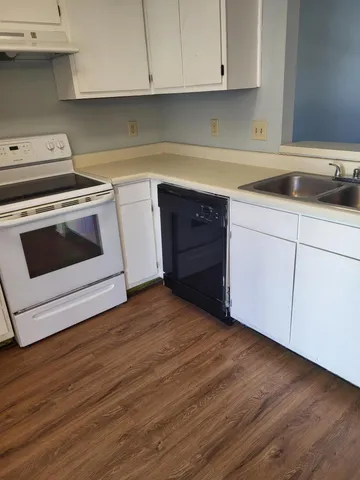 $1,400 | 156 Rahway Road, Unit I, Goose Creek, SC 29445