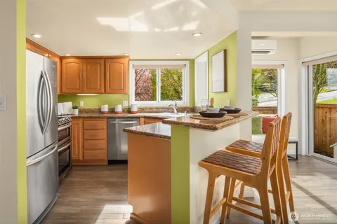 $875,000 | 3201 23rd Avenue West, Seattle, WA 98199