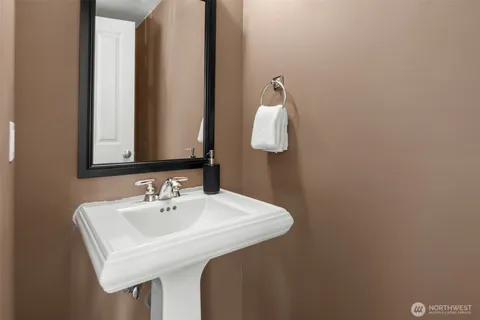 $875,000 | 3201 23rd Avenue West, Seattle, WA 98199