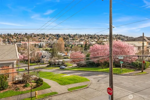 $875,000 | 3201 23rd Avenue West, Seattle, WA 98199