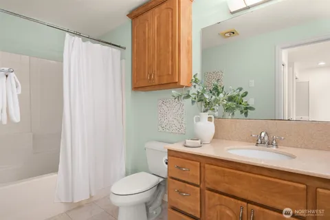 $875,000 | 3201 23rd Avenue West, Seattle, WA 98199