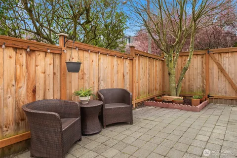 $875,000 | 3201 23rd Avenue West, Seattle, WA 98199