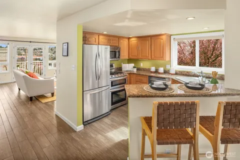 $875,000 | 3201 23rd Avenue West, Seattle, WA 98199