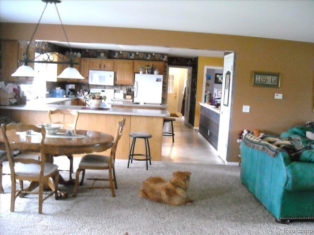 6 Living room kitchen