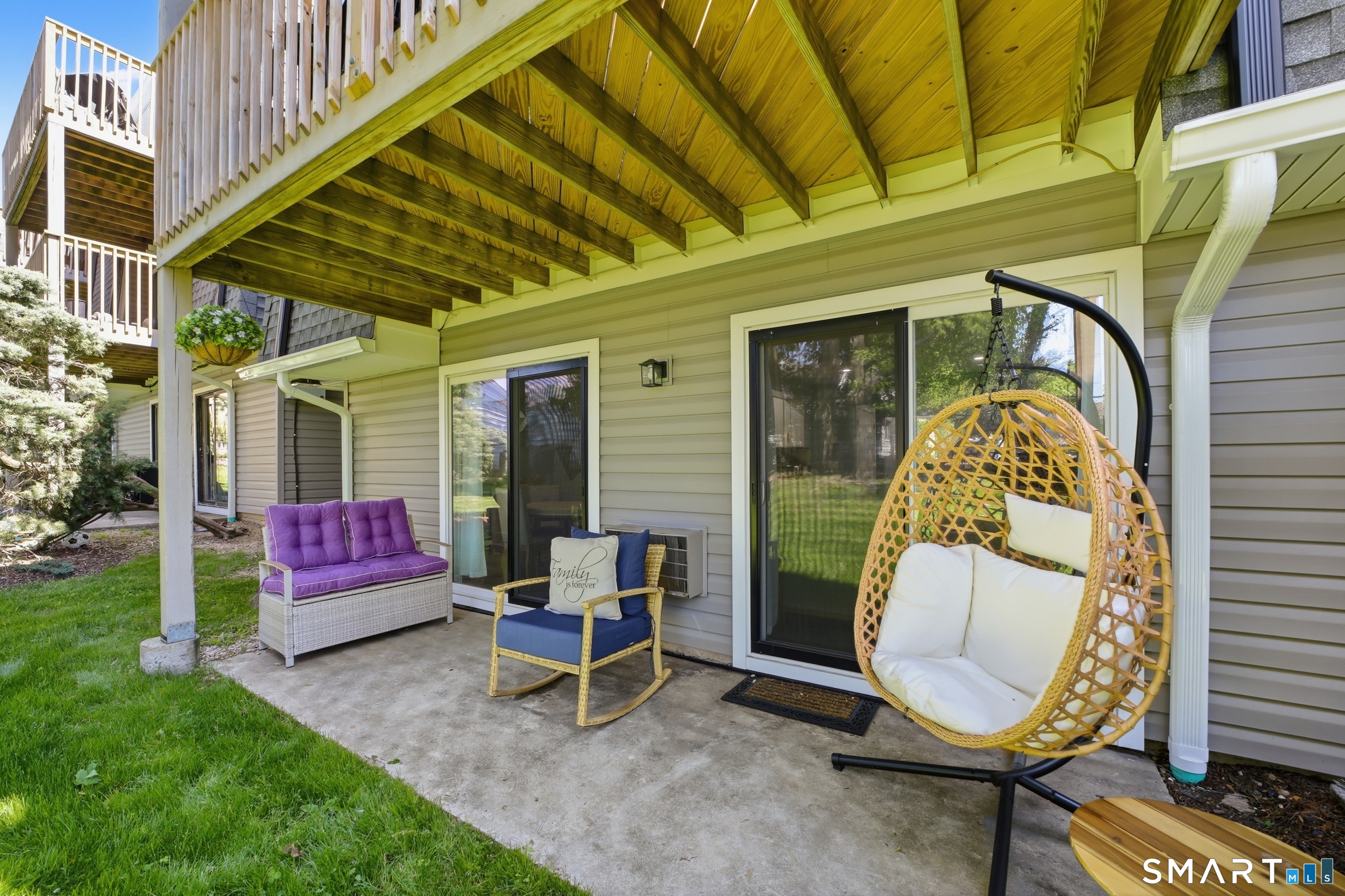 187 Flax Hill Road, Unit D1 Norwalk, CT 06854 - Photo 16 of 32 a view of a chairs with a backyard