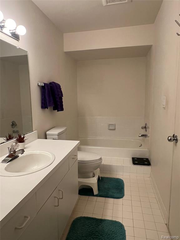 29726 Pine Ridge Circle Farmington, MI 48331 - Photo 13 of 25