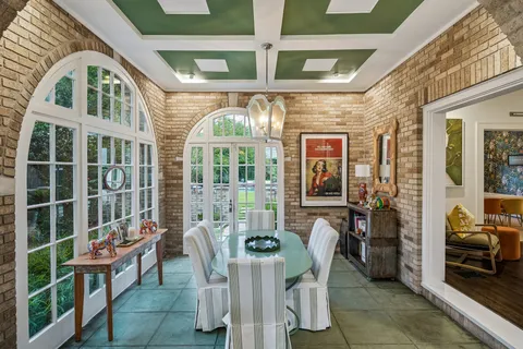 $4,600,000 | 15 Courtlandt Place, Houston, TX 77006