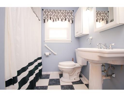 196 Beverly Road Worcester, MA 01605 - Photo 8 of 30