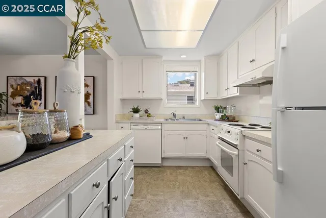 $338,000 | 2200 Pine Knoll Drive, Unit 11, Walnut Creek, CA 94595