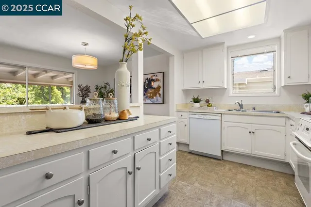 $338,000 | 2200 Pine Knoll Drive, Unit 11, Walnut Creek, CA 94595