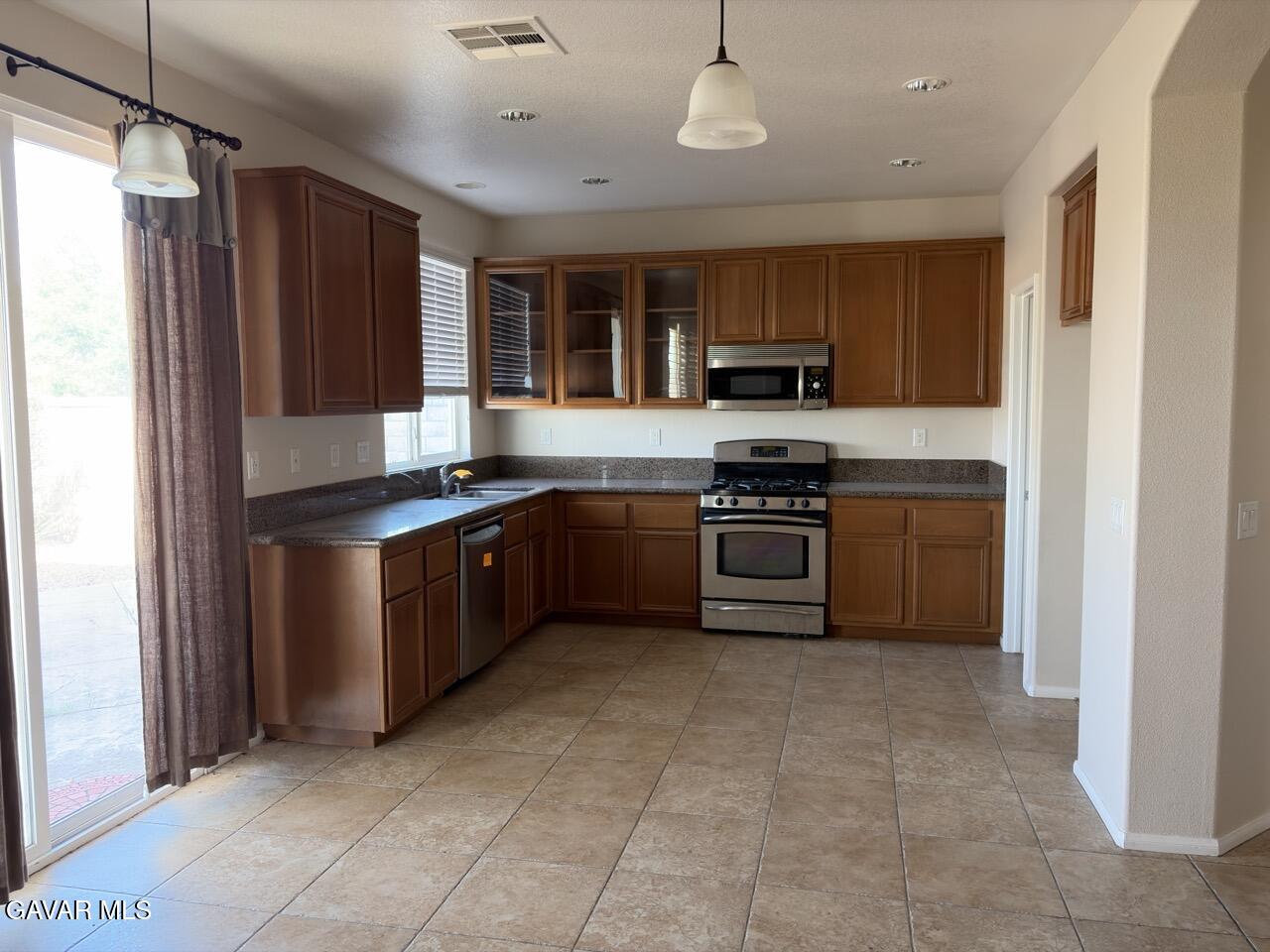 2841 Hornbeam Road Palmdale, CA 93551 - Photo 6 of 19 IMG_7783 Large