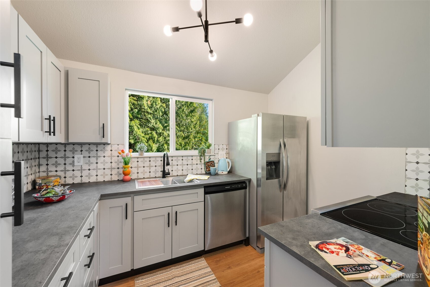820 Cady Road, Unit D201 Everett, WA 98203 - Photo 8 of 39 Gallery Image 8